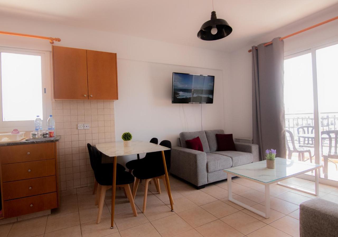 Amelia Two Bedroom Apartment - 202 Paphos Exterior photo